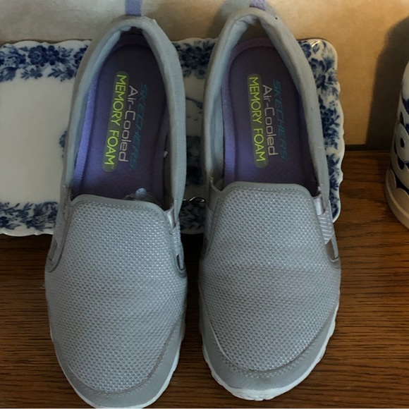 Skechers Air Cooled Memory Foam Slip-Ons Size 7 - Picture 6 of 9